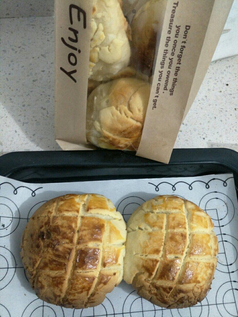 好吃到炸裂的港式菠萝包（附带制作酥皮的小视频）