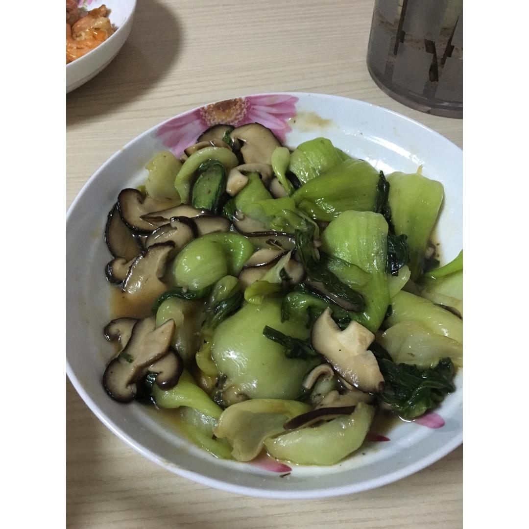 老丁的私房菜-香菇炒油菜