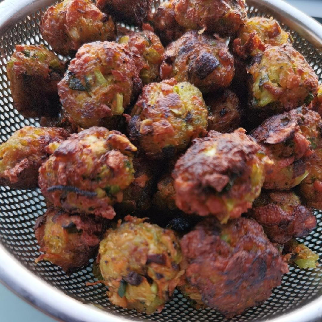 胡萝卜香菜素丸子