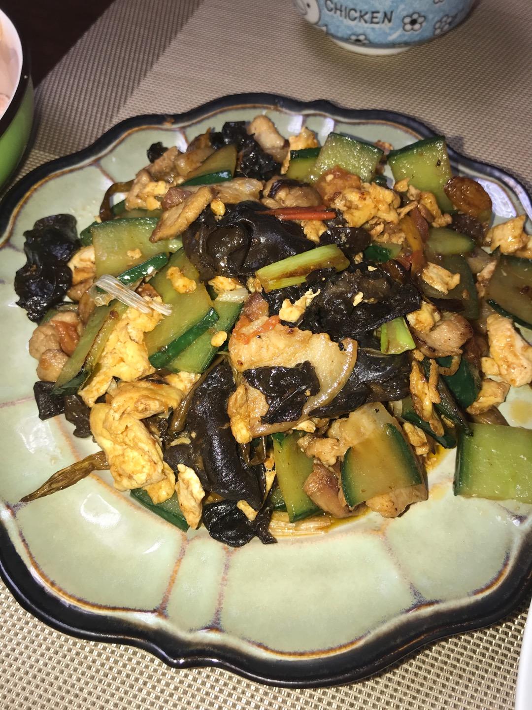 木须肉（木耳黄花菜炒肉片蛋）