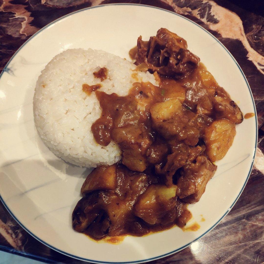 咖喱鸡块饭
