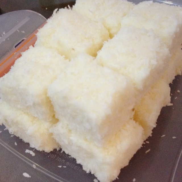 椰丝牛奶小方糕