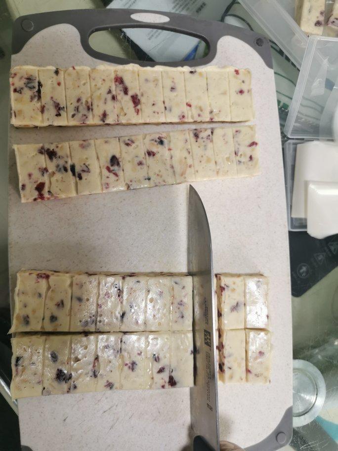 蔓越莓花生牛轧糖（刚好一盘28cm三能土豪金）