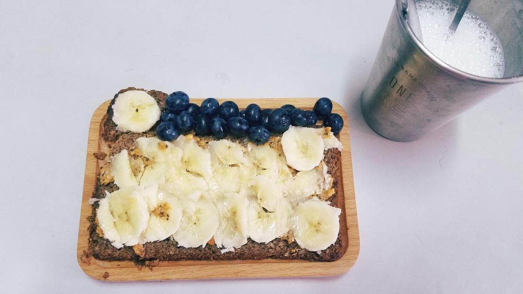 香蕉泥花生酱三明治（我的食欲稳定器）| 健康·三餐