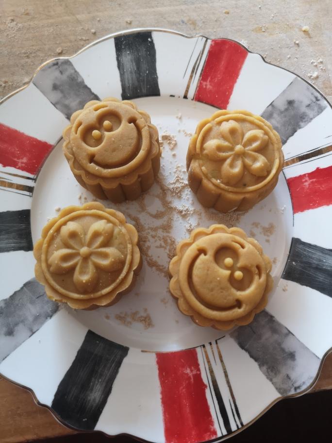 Baby红薯（山药紫薯）奶黄月饼的做法