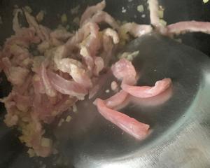 蒜苔炒肉的做法 步骤5