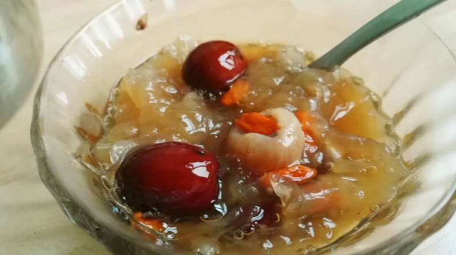 红枣银耳莲子羹