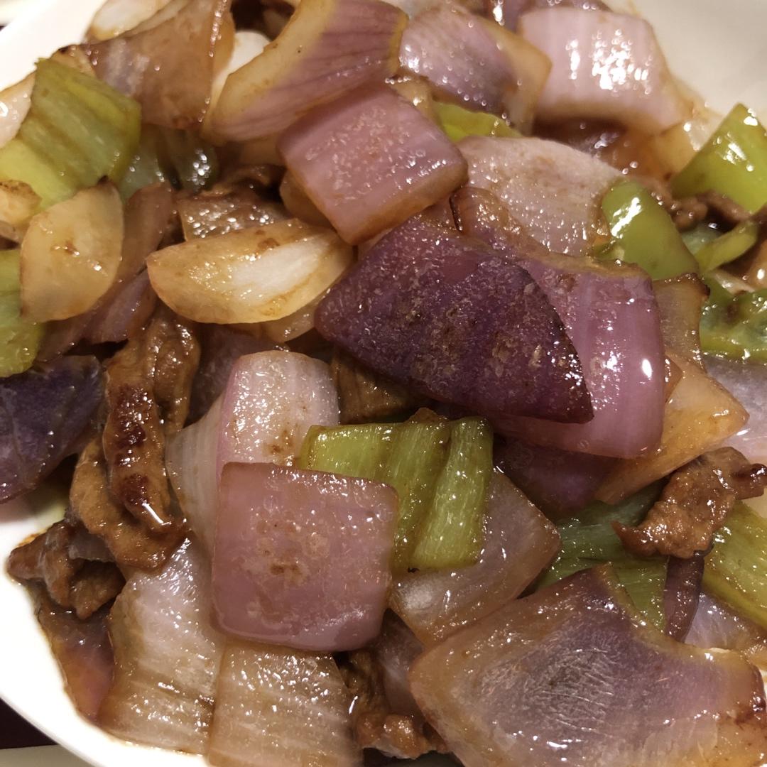 洋葱青椒炒肉