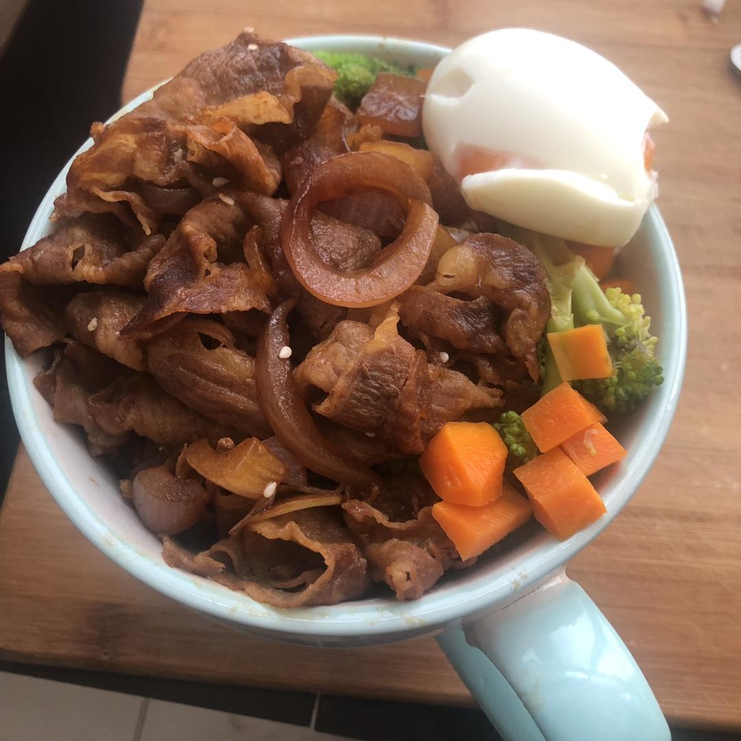 和风牛肉饭(吉野家牛肉饭)