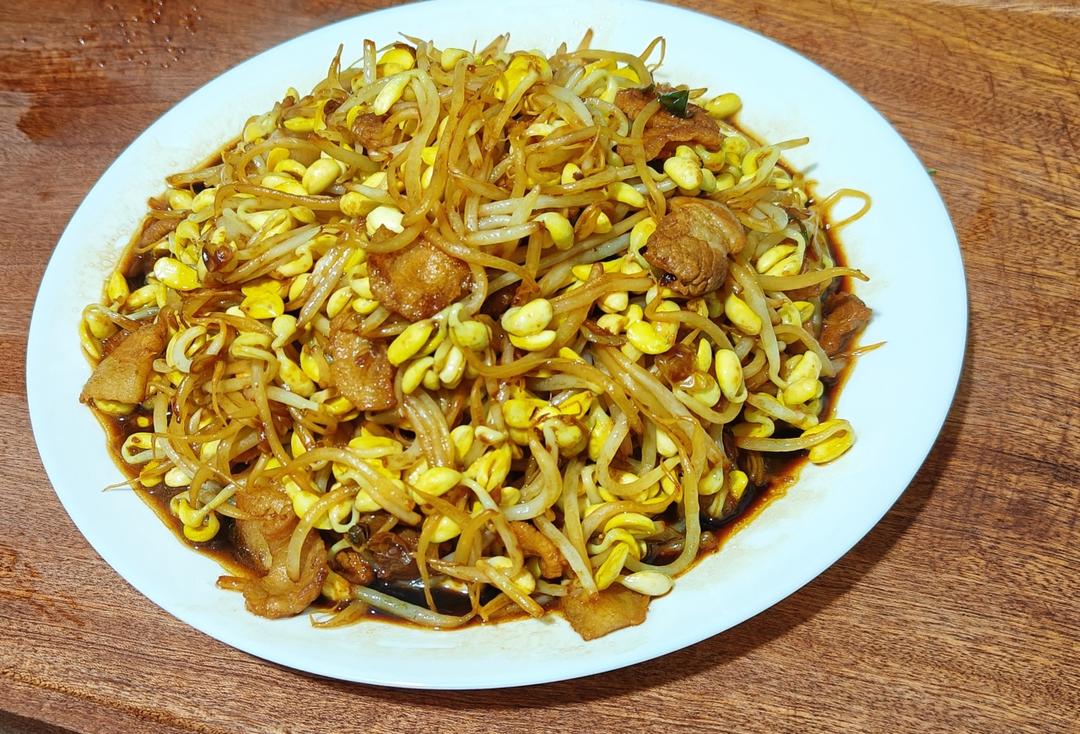 五花肉炒黄豆芽｜脆嫩入味，下饭神器