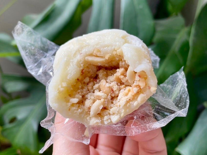 妈妈的最爱--花生芝麻糯米糍凉糕（附带烤花生做法）