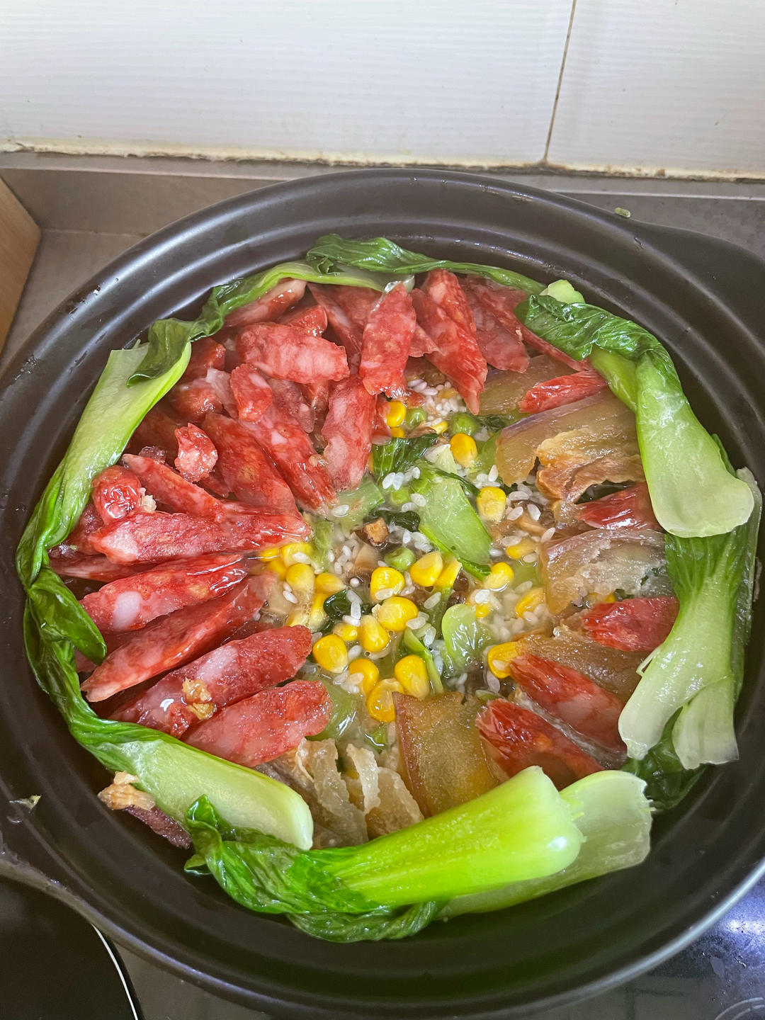 广式腊味煲仔饭