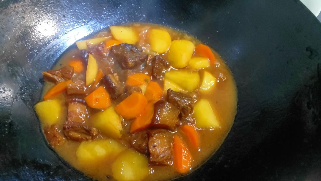 红烧肉炖土豆（丝毫不腻）