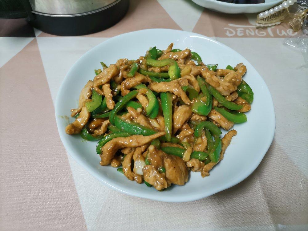 巨好吃的青椒炒鸡胸肉丝，超下饭
