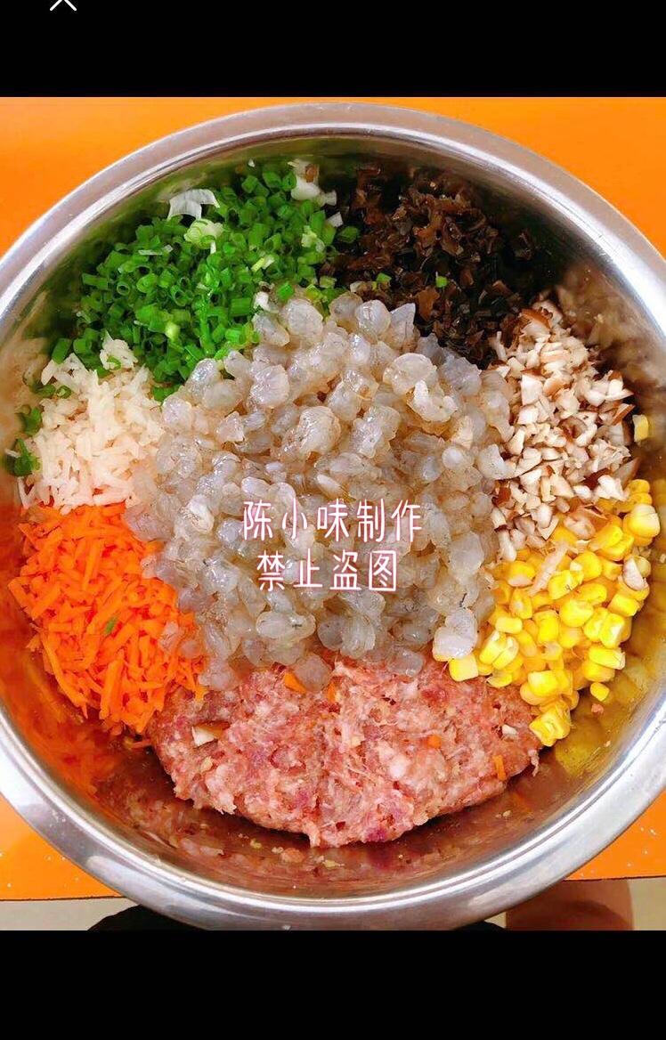 猪肉虾仁香菇玉米馅饺子