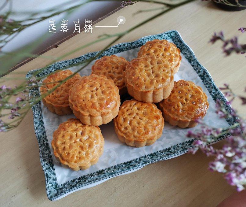 广式月饼－－蛋黄豆沙月饼
