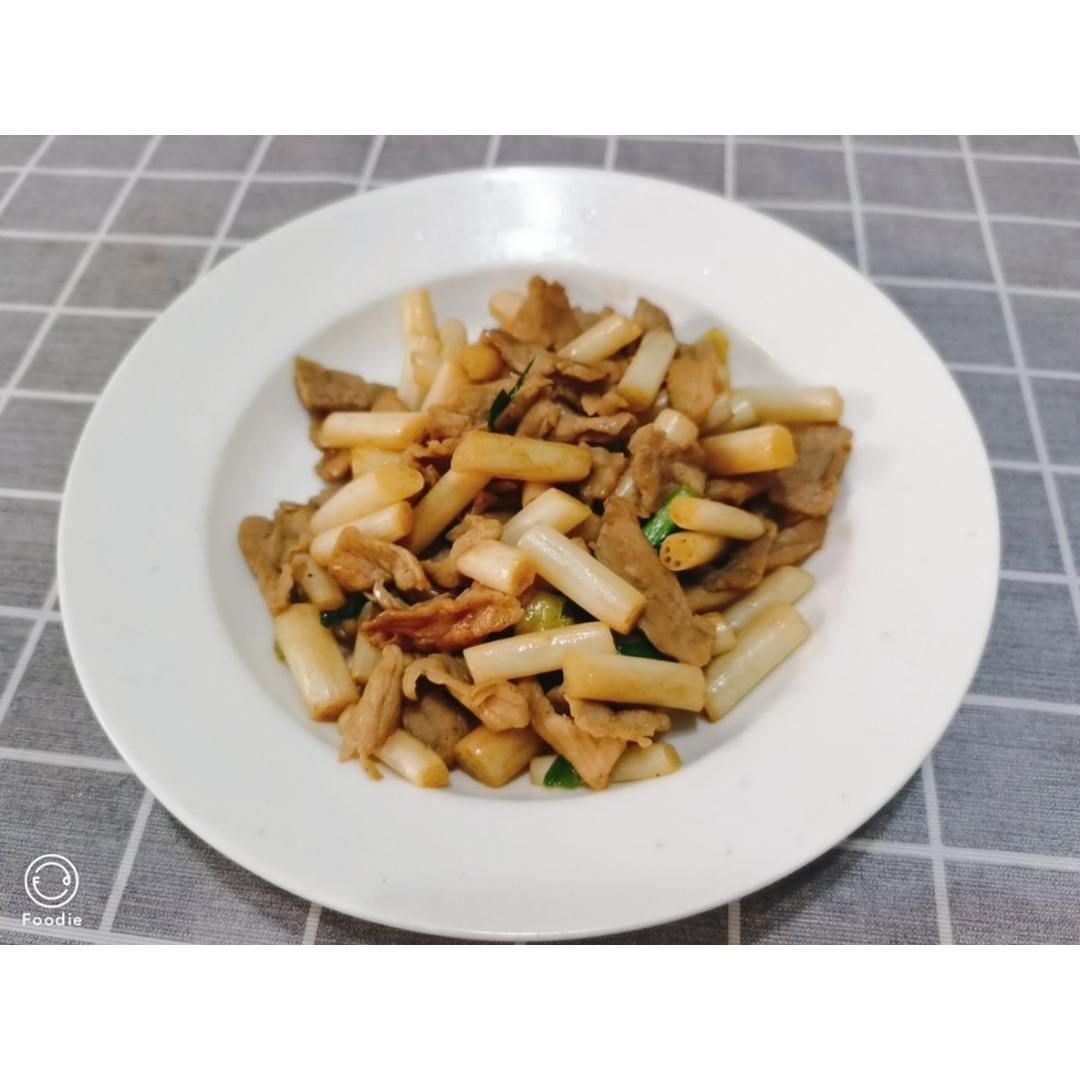 简单好做的泡椒藕带炒猪颈肉