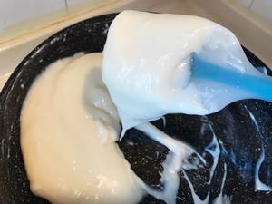 脆皮炸鲜奶的做法 步骤3