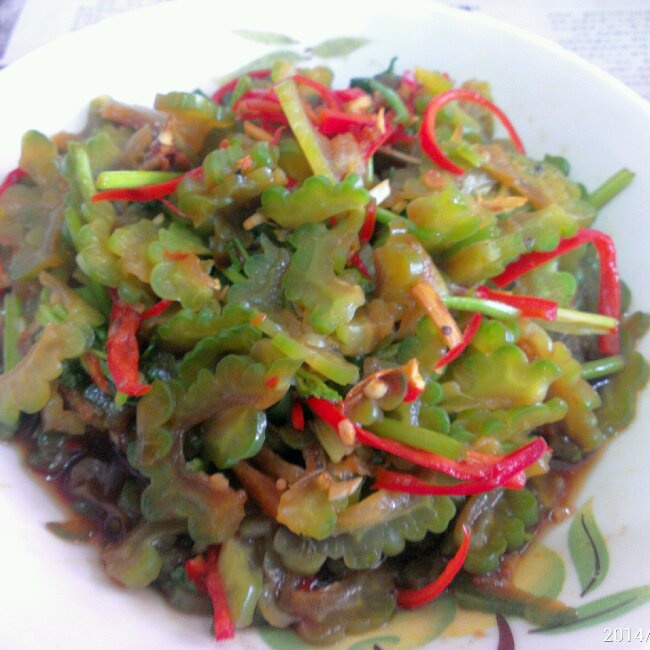 独家秘制凉拌苦瓜