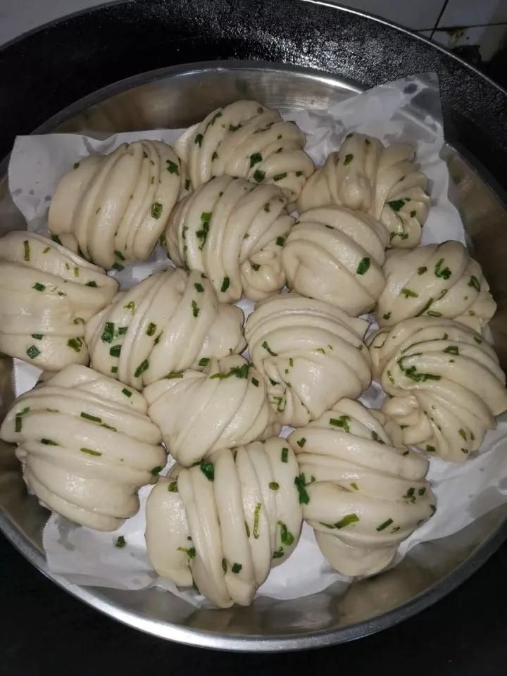 家常椒盐花卷(小视频)