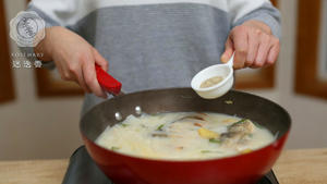 萝卜丝鲫鱼汤—迷迭香美食的做法 步骤9