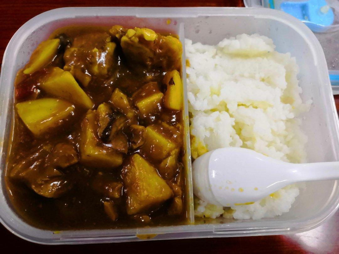 咖喱鸡肉饭