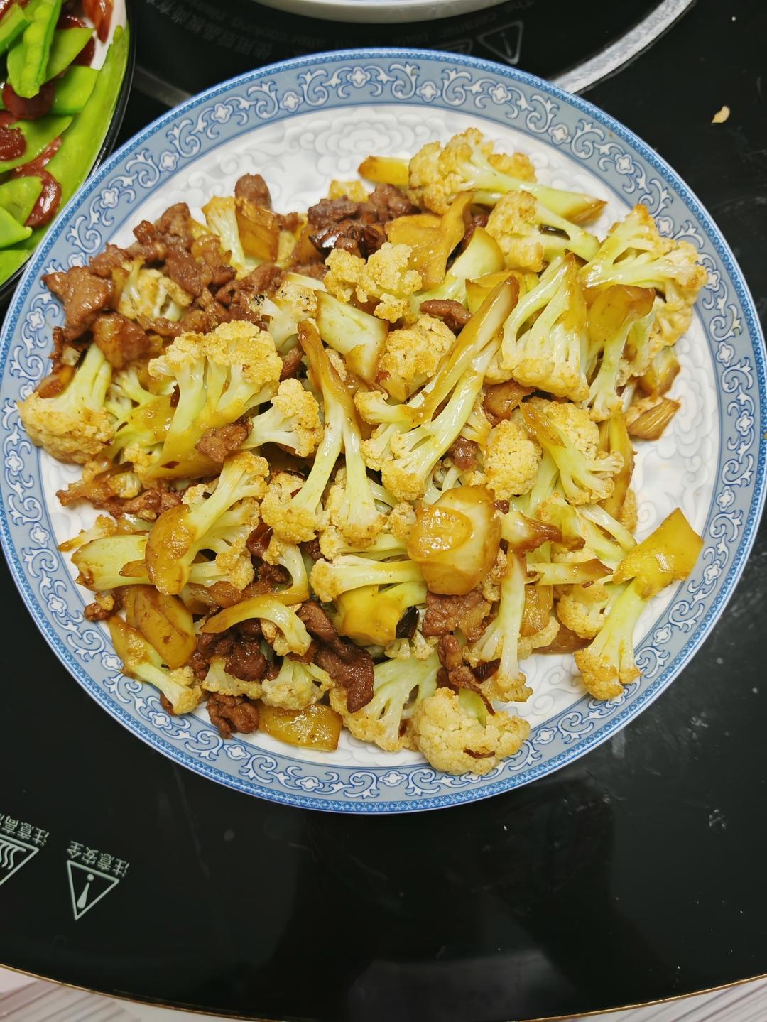 干煸菜花（花菜炒肉）