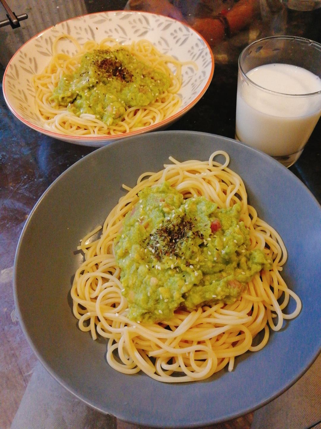 牛油果意面 Spaghetti with Avocado Sauce
