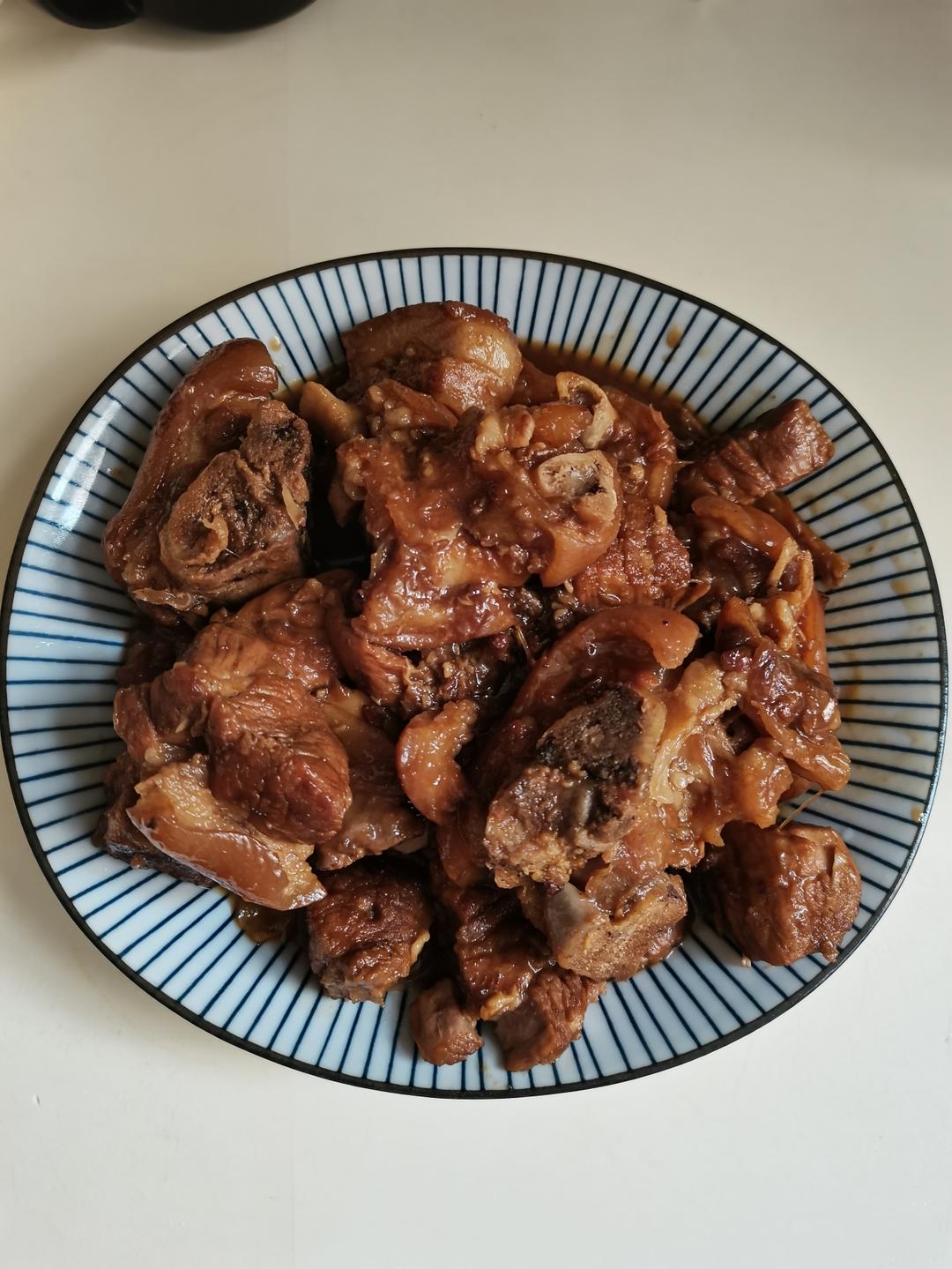 美味的家常菜：红烧猪蹄