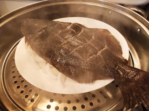熊熊白白 清蒸七日鲜 比目鱼 Fluke 大西洋鲆鱼的做法步骤图 熊熊白白 下厨房 熊熊白白 清蒸七日鲜 比目鱼 Fluke 大西洋鲆鱼的做法步骤图 熊熊白白 下厨房
