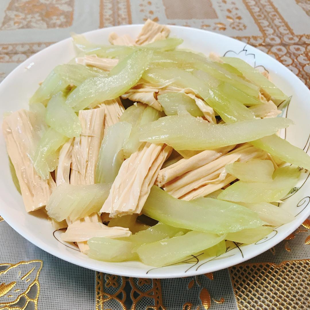 芹菜拌腐竹