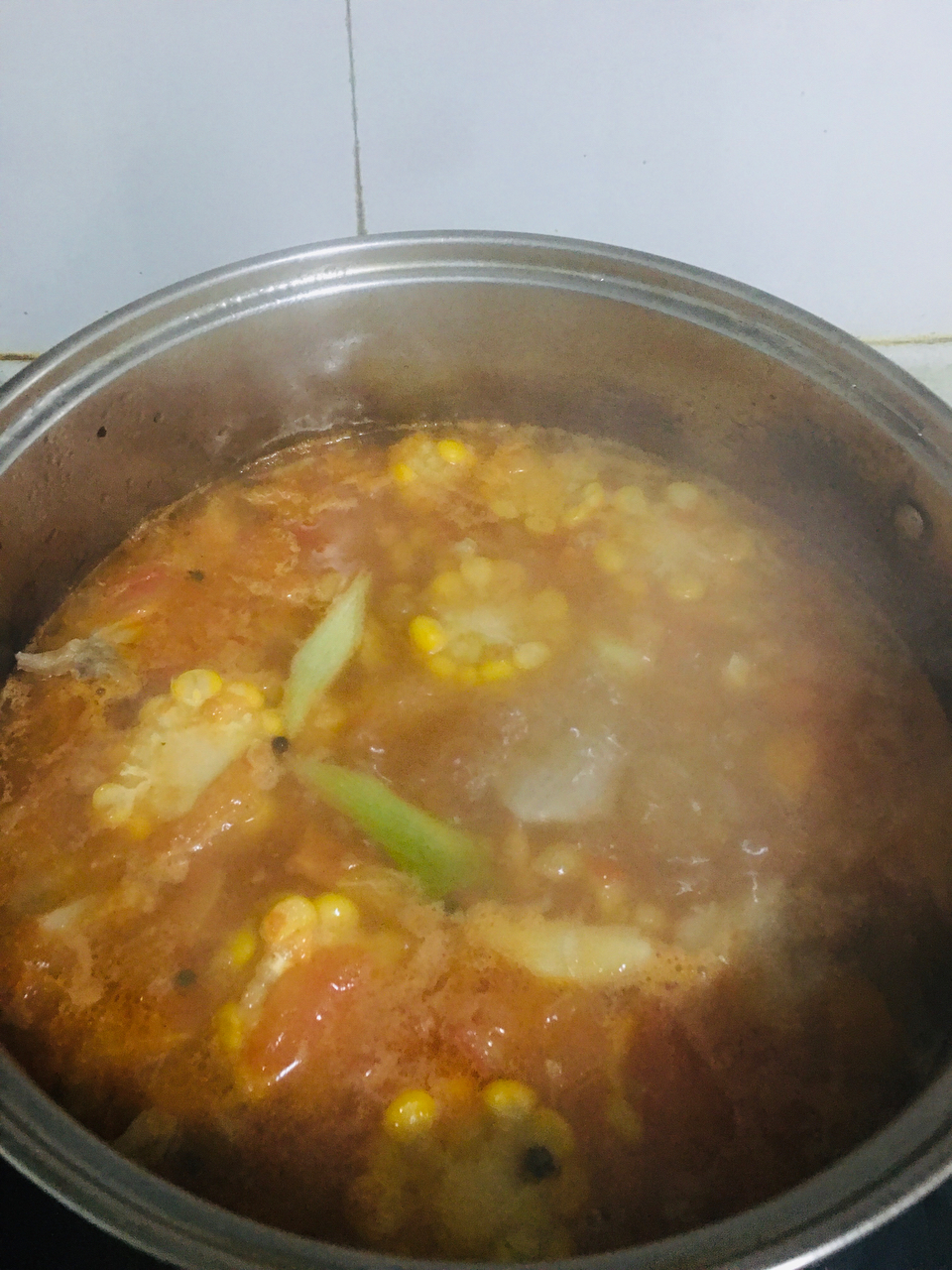 番茄土豆玉米排骨汤