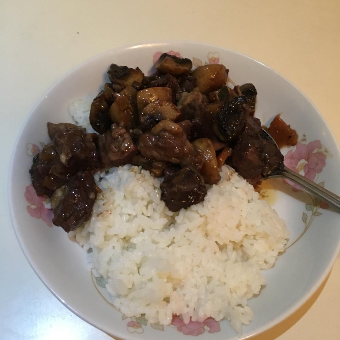 红酒炖牛肉