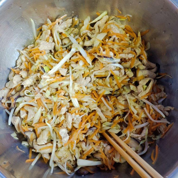 杂蔬鸡肉春卷