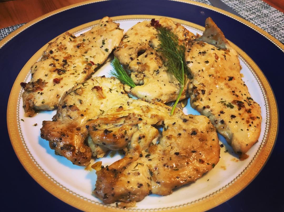 蒜香莳萝鸡胸肉