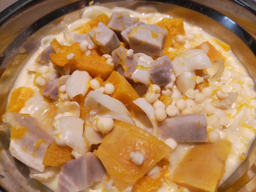 【美颜养生菜】椰汁南瓜香芋紫薯茨实煲