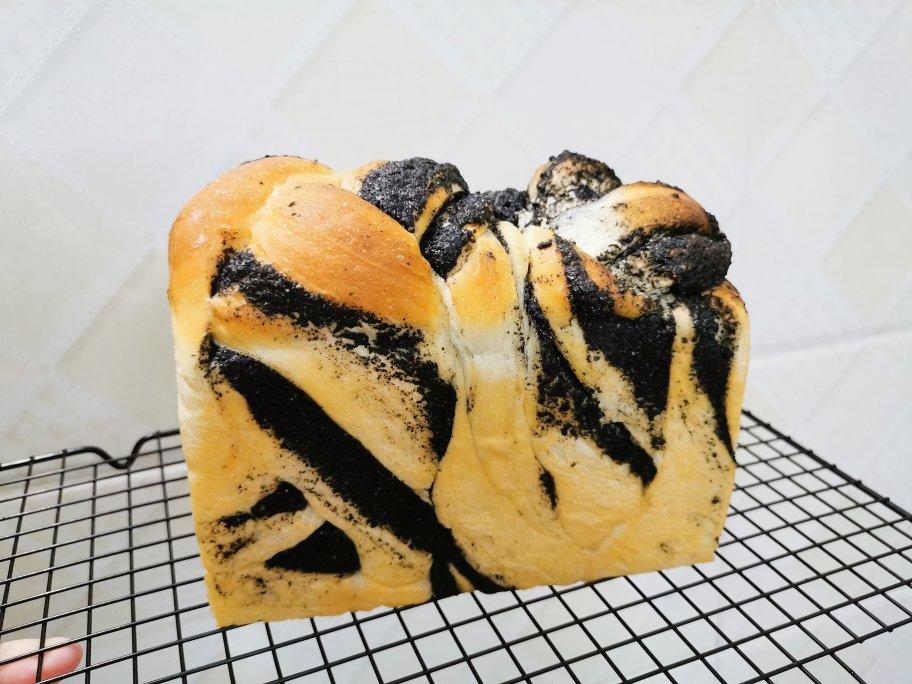 料多多系列--黑芝麻奶酥小吐司