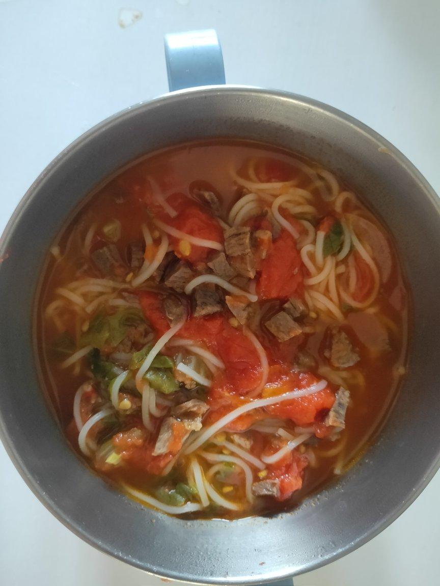 番茄牛肉面