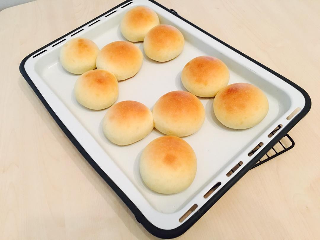 大人小孩都爱不释口的【蜂蜜牛奶小餐包】