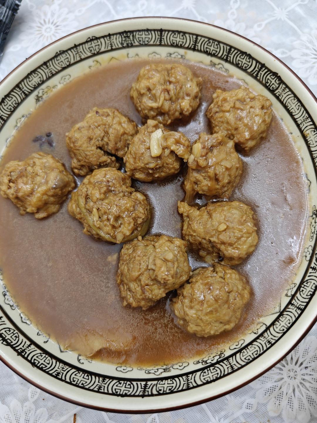 简单的红烧狮子头～拌饭太香了