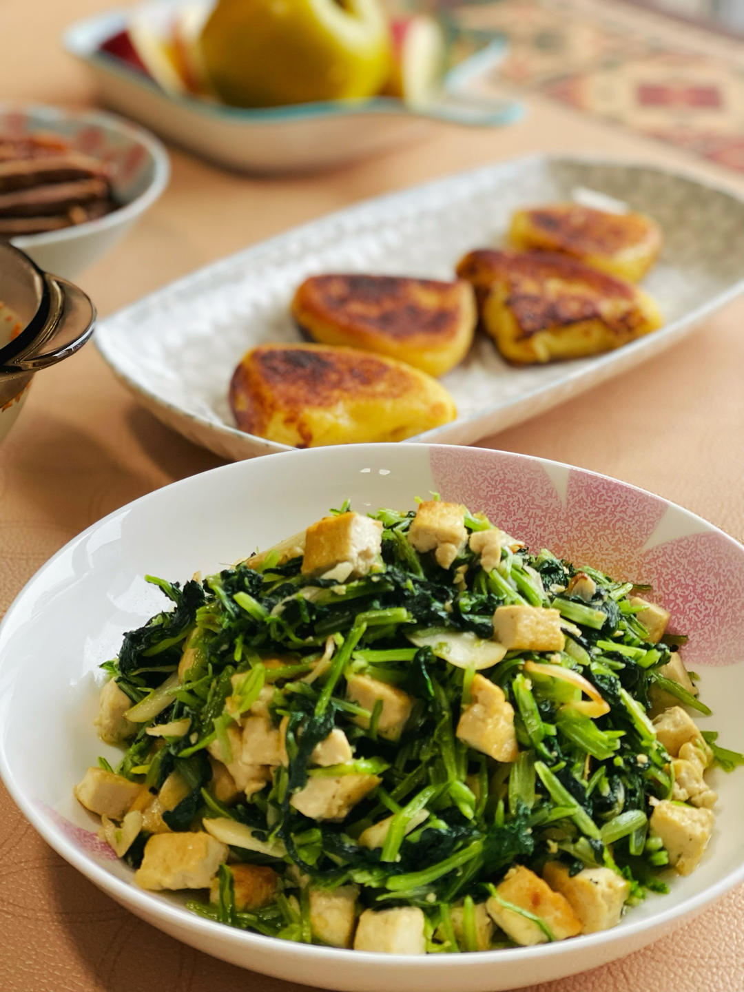 萝卜菜炒油渣、萝卜菜炒香干