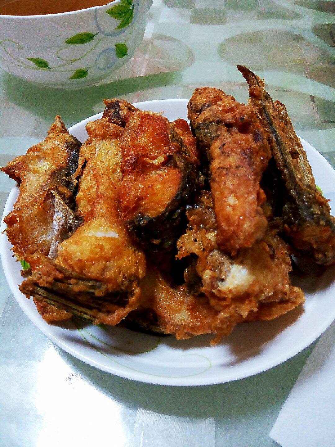 花开向上做的油炸草鱼