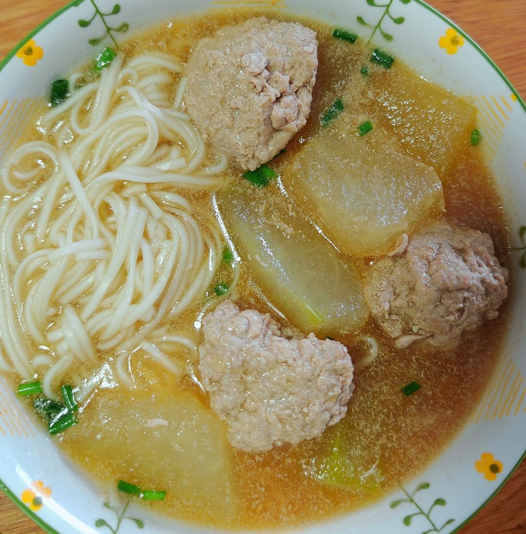 巨鲜美的冬瓜丸子汤
