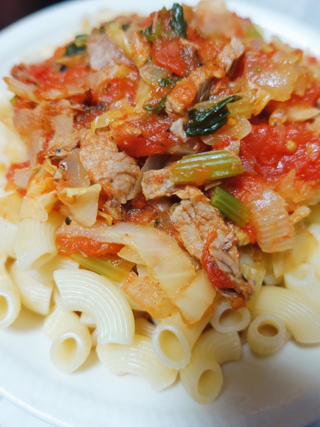 意式蔬菜牛肉汤面