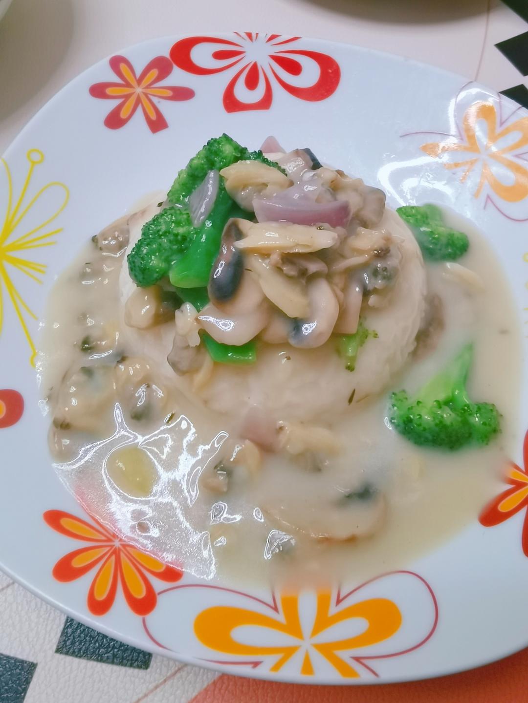 低脂奶香蔬菜浓汤（好侍西趣奶炖小方菜谱）