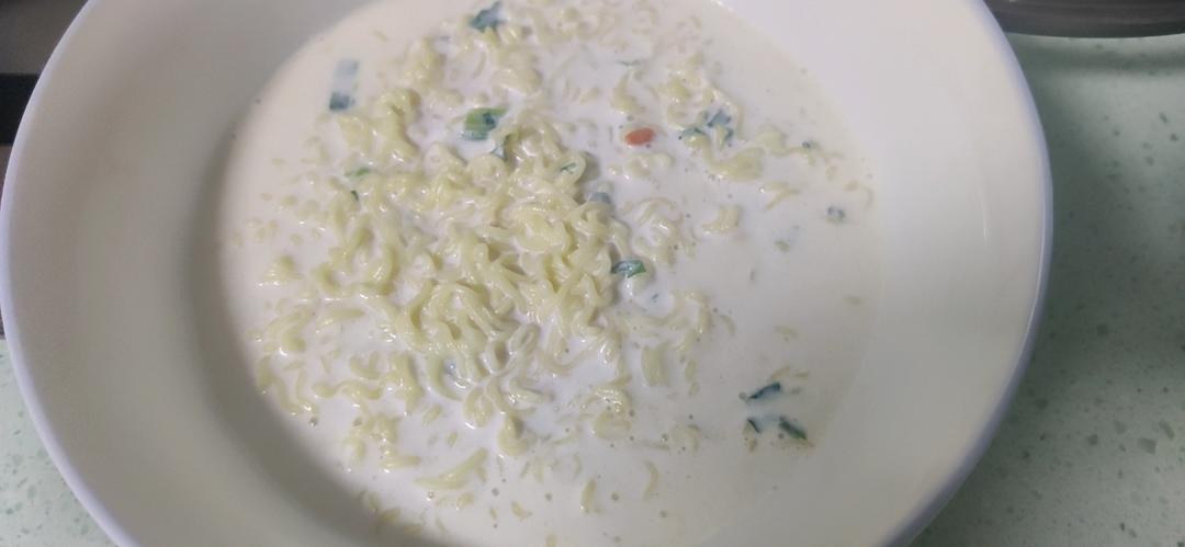 牛奶🐮海鲜方便面【巨鲜】