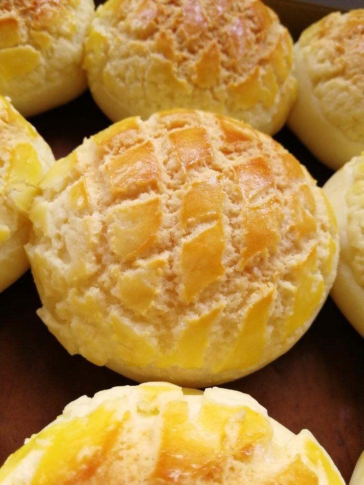 好吃到炸裂的港式菠萝包（附带制作酥皮的小视频）