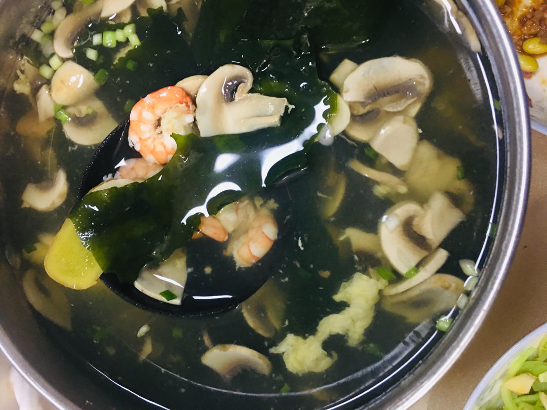 鲜虾内脂豆腐裙带菜