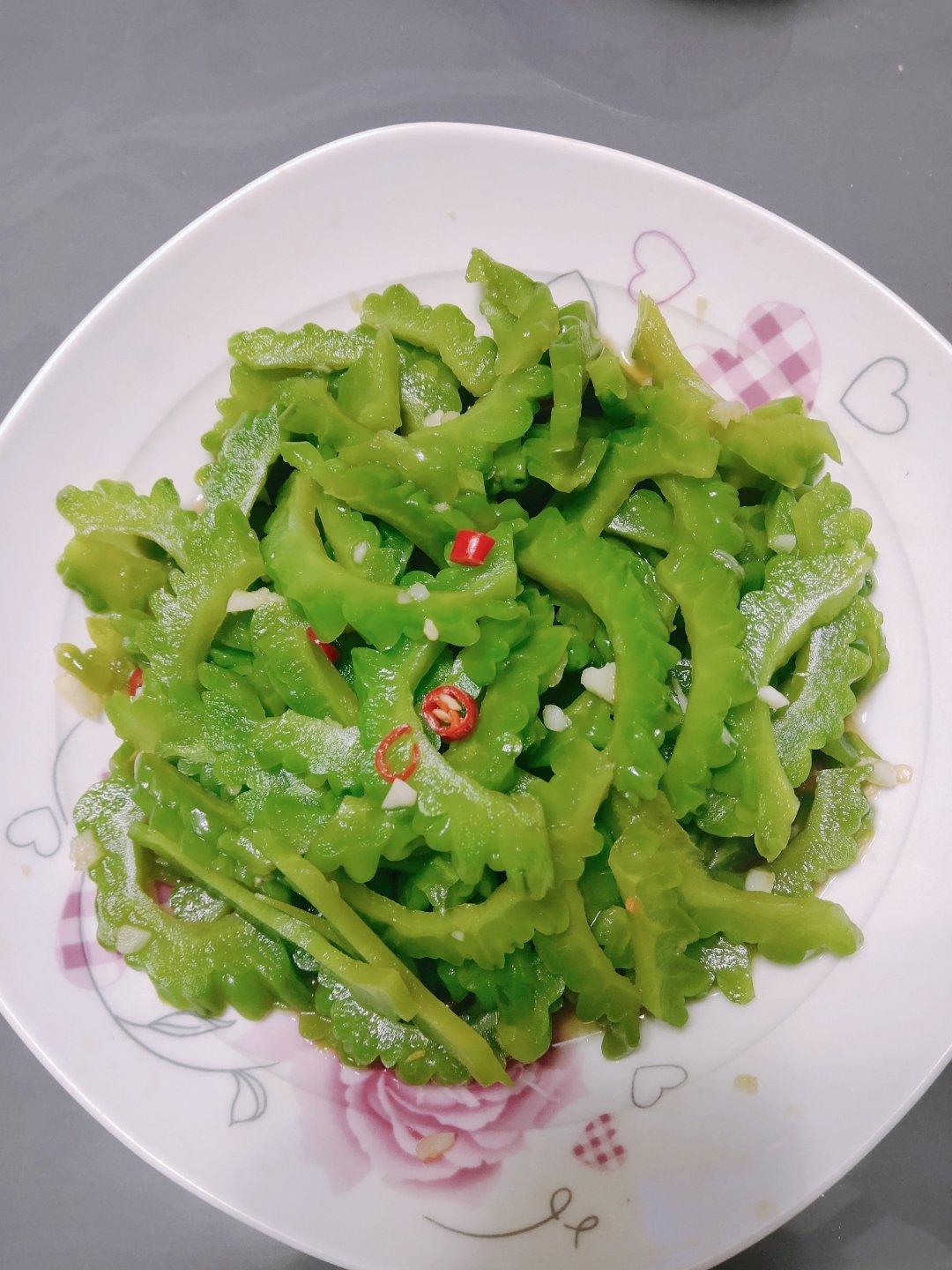 虾米椰子做的92凉拌苦瓜附秘制万能凉拌汁