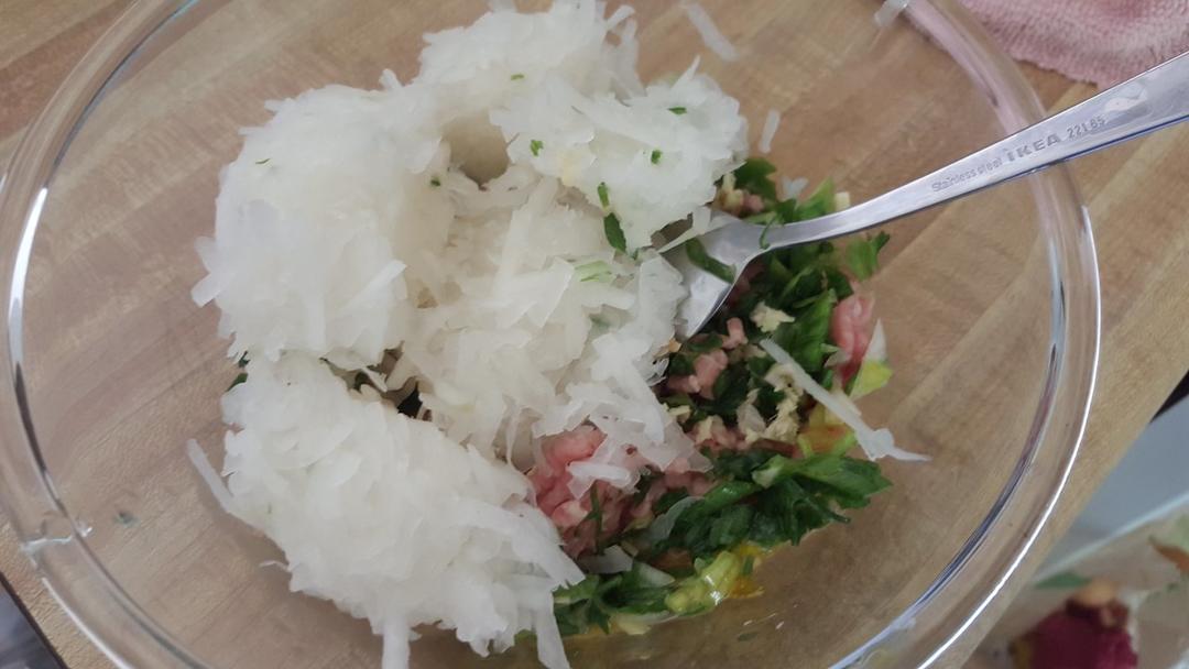 白萝卜鲜肉水饺